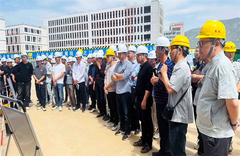 2025年4月17日，由莆田市涵江区住房和城乡建设局主办、美狮贵宾会三建承办的钢筋安装工程质量防控现场交流会在联东U谷·涵江海峡智造产业谷一期成功召开。